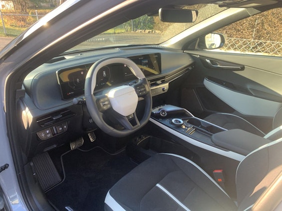 Vehicle image 4 Vehicle image 4