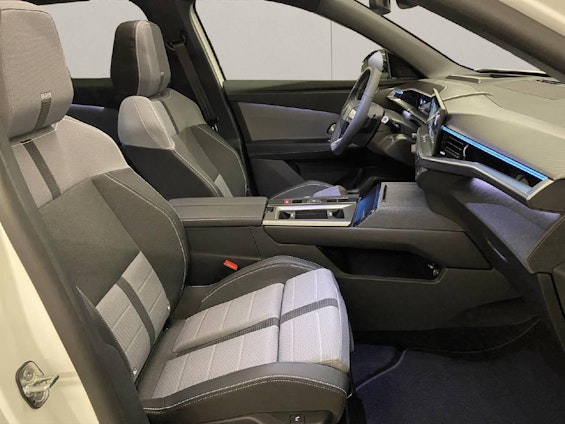 Vehicle image 11 Vehicle image 11