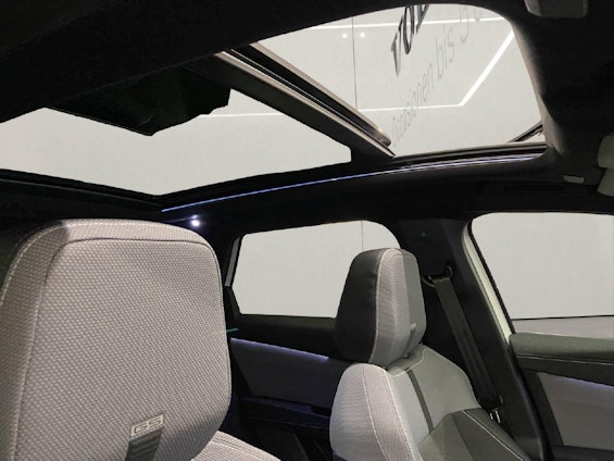 Vehicle image 12 Vehicle image 12