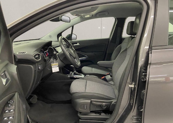 Vehicle image 4 Vehicle image 4