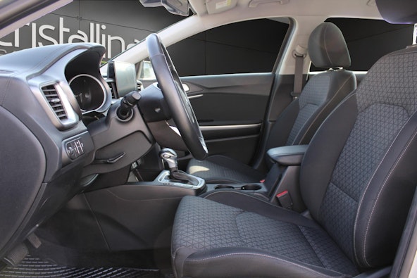 Vehicle image 6 Vehicle image 6