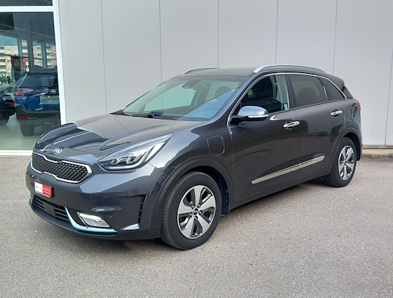 First vehicle image
