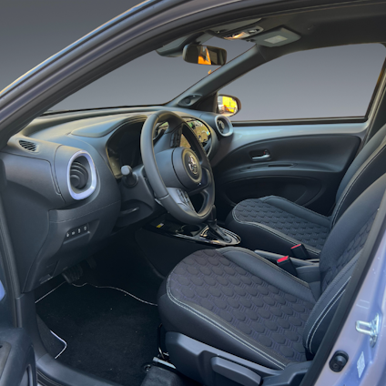 Vehicle image 7 Vehicle image 7