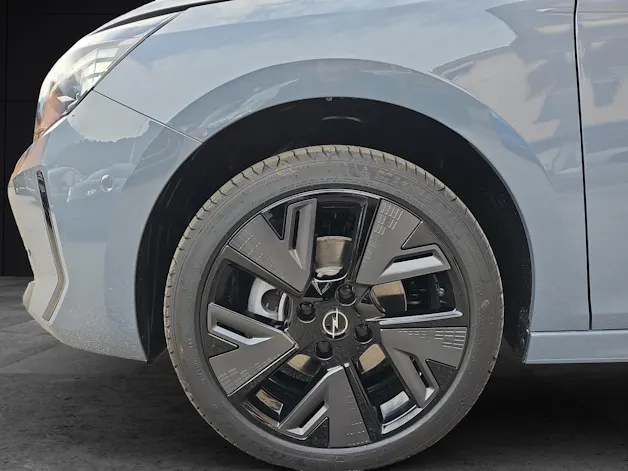 Opel Corsa-e 156 GS