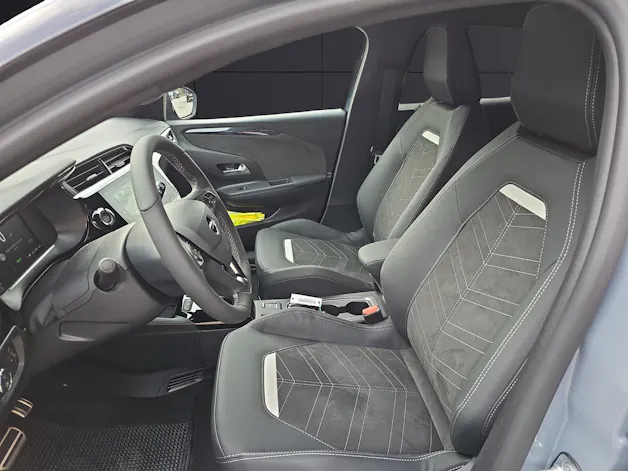 Opel Corsa-e 156 GS