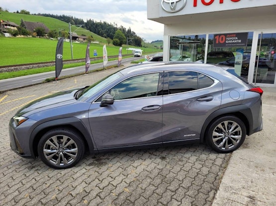 Vehicle image 7