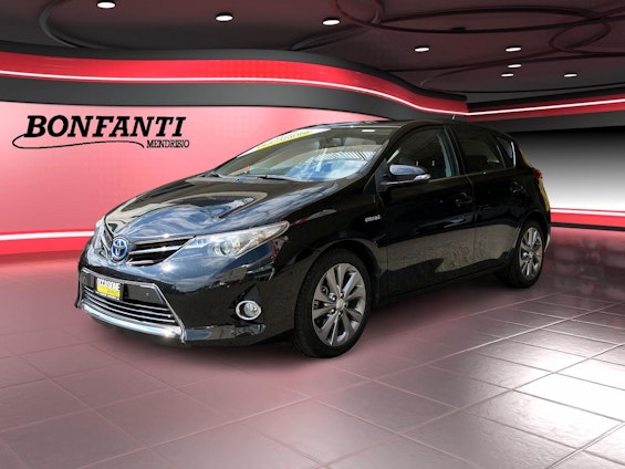 First vehicle image