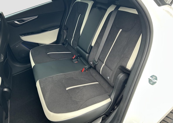 Vehicle image 9 Vehicle image 9