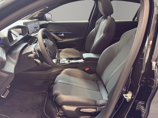 PEUGEOT 208 1.2 Hybrid 136 GT 1
