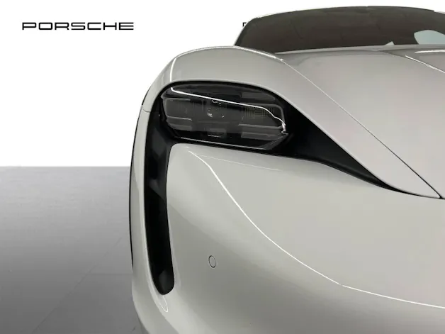 Porsche Taycan 4 Cross Turismo