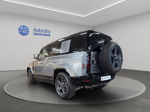 LAND ROVER Defender 110 3.0 D I6 X-Dynamic SE 2