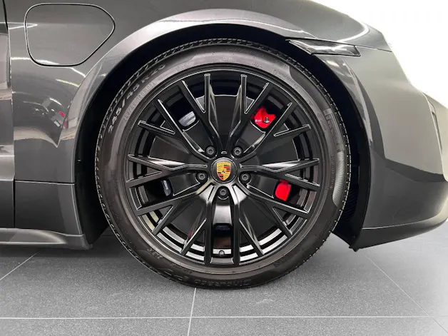 Porsche Taycan GTS Sport Turismo