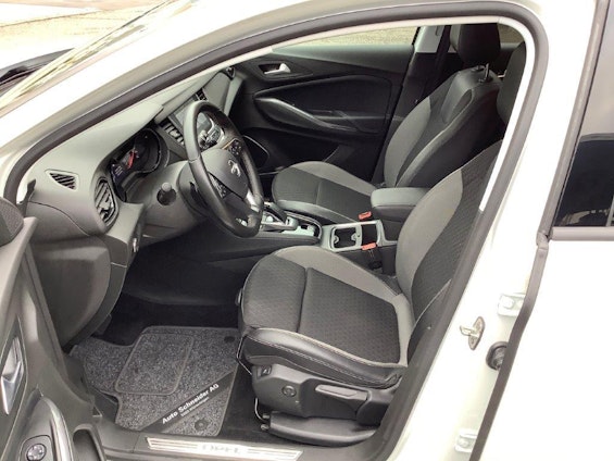 Vehicle image 22
