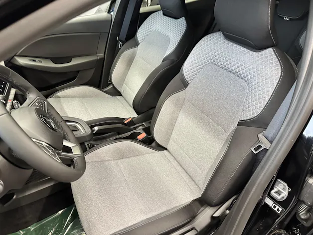 Mitsubishi Colt 1.6 HEV Invite+