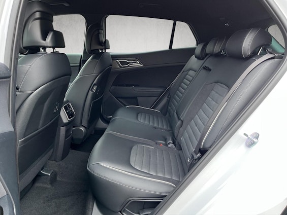 Vehicle image 34 Vehicle image 34