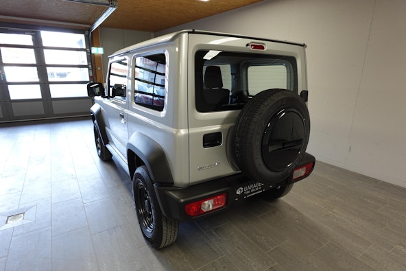 Vehicle image 29