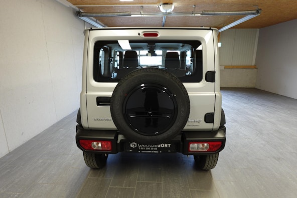 Vehicle image 28