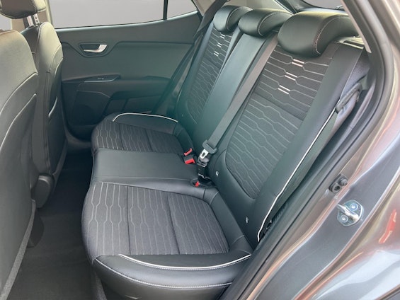 Vehicle image 14 Vehicle image 14