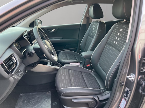 Vehicle image 8 Vehicle image 8