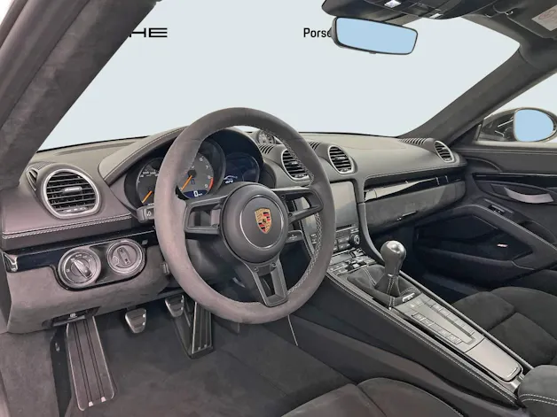Porsche 718 Cayman GT4