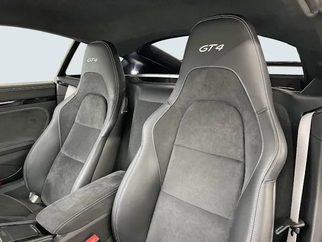 Porsche 718 Cayman GT4