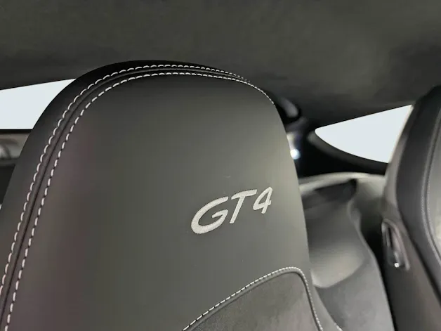 Porsche 718 Cayman GT4