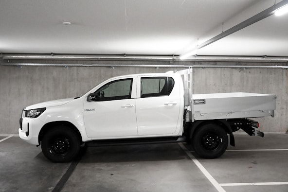 Vehicle image 3 Vehicle image 3