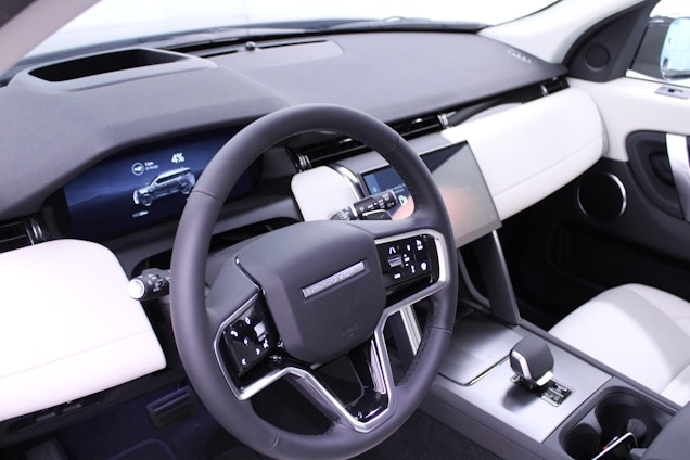 Vehicle image 8
