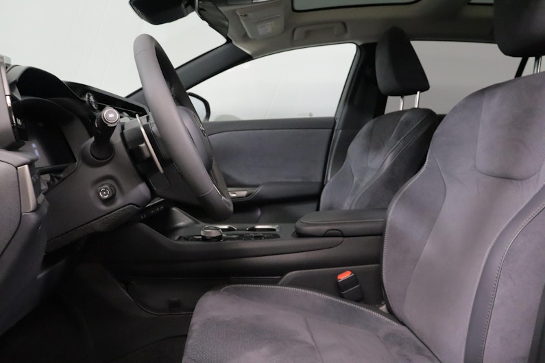 Vehicle image LEXUS RZ