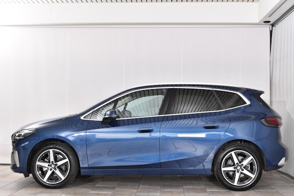 BMW 220i Active Tourer 2
