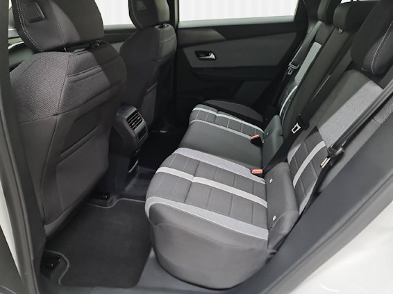 Vehicle image 9 Vehicle image 9