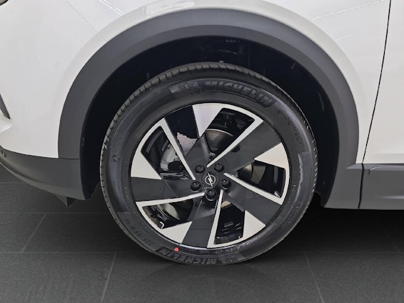 Vehicle image 13 Vehicle image 13