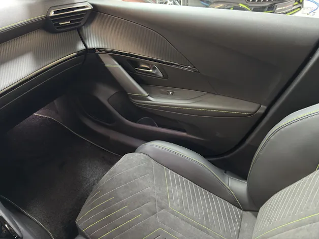 Peugeot 208 1.2 Hybrid 136 GT