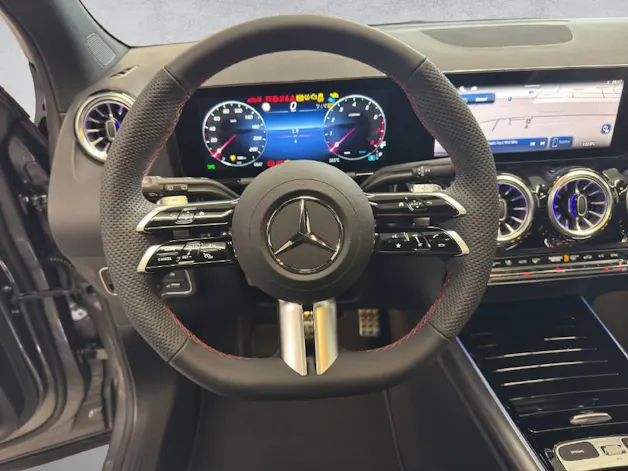 MERCEDES-BENZ GLA 200 AMG Line Night Star