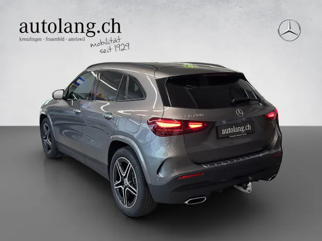 Mercedes-Benz GLA 200 AMG Line Night Star