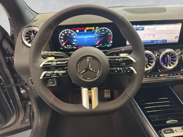 Mercedes-Benz GLA 200 AMG Line Night Star