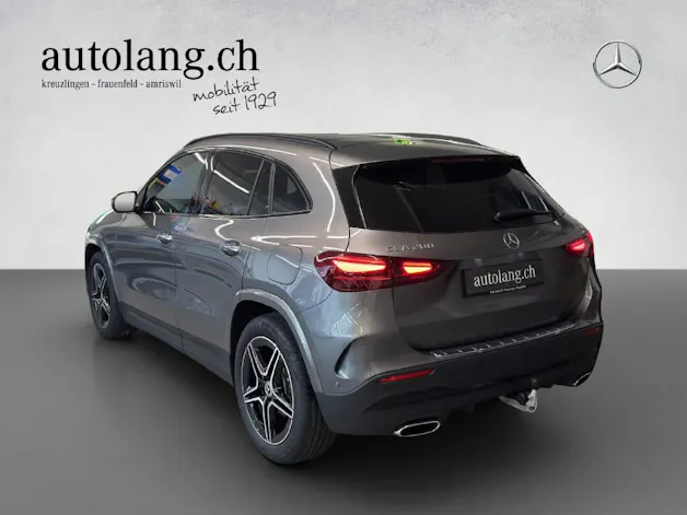 MERCEDES-BENZ GLA 200 AMG Line Night Star