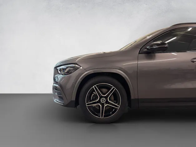 Mercedes-Benz GLA 200 AMG Line Night Star