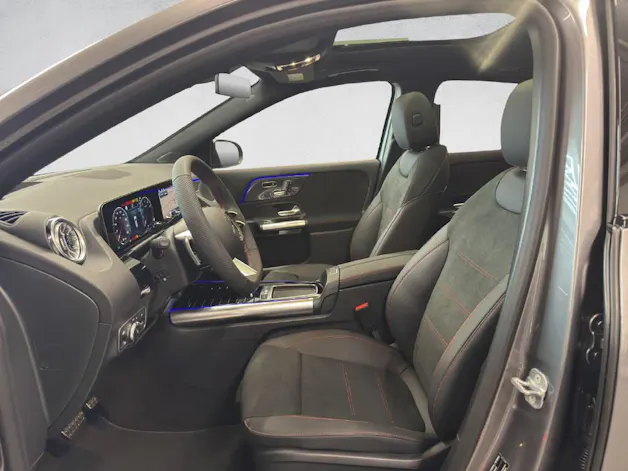 MERCEDES-BENZ GLA 200 AMG Line Night Star