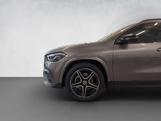 MERCEDES-BENZ GLA 200 AMG Line Night Star