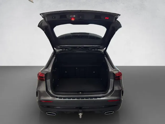 MERCEDES-BENZ GLA 200 AMG Line Night Star