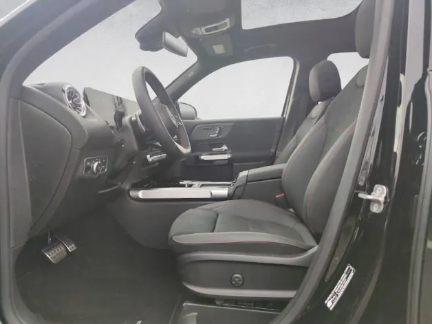 MERCEDES-BENZ GLB 200 AMG Line