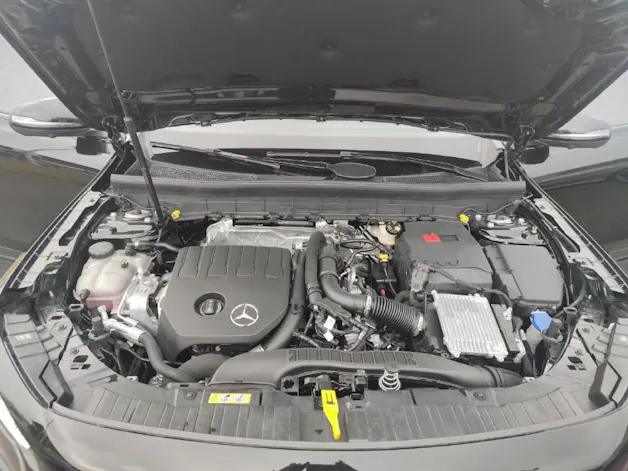 MERCEDES-BENZ GLB 200 AMG Line