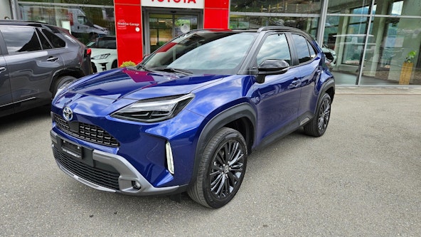 First vehicle image