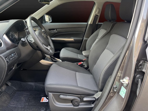 Vehicle image 7