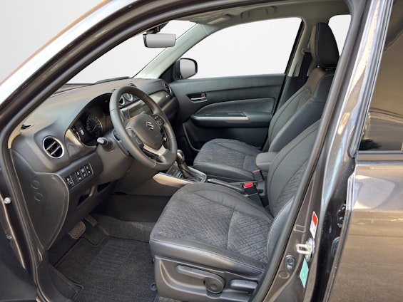 Vehicle image 4 Vehicle image 4