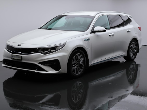 First vehicle image