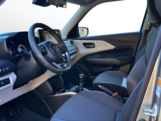 Vehicle image 5 Vehicle image 5