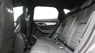 Jaguar F-Pace 2.0 P400e R-Dynamic SE AWD