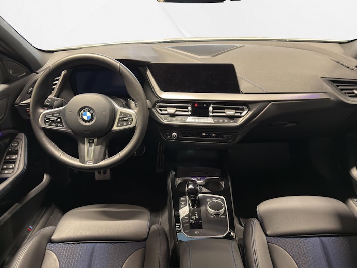 Vehicle image BMW 1 SERIES